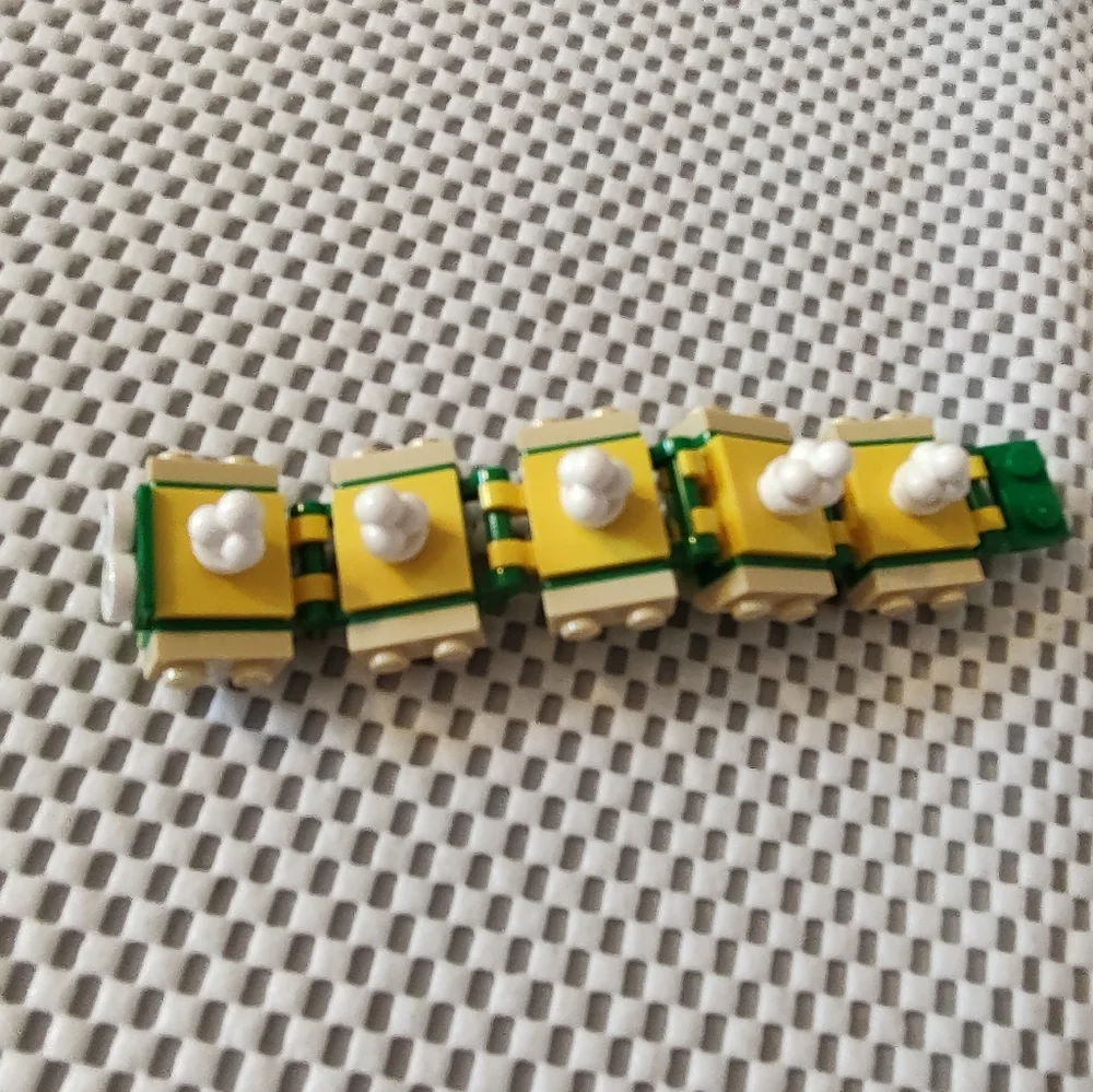 Lego 40322 Caterpillar Building Toy Set
